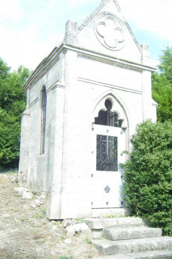 petite chapelle derrière le lavoir de  chaudarde dans l'aisne